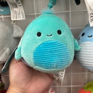(NWT) Cascade the turtle squishmallow clip
